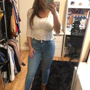 Bell sleeve tie shirt